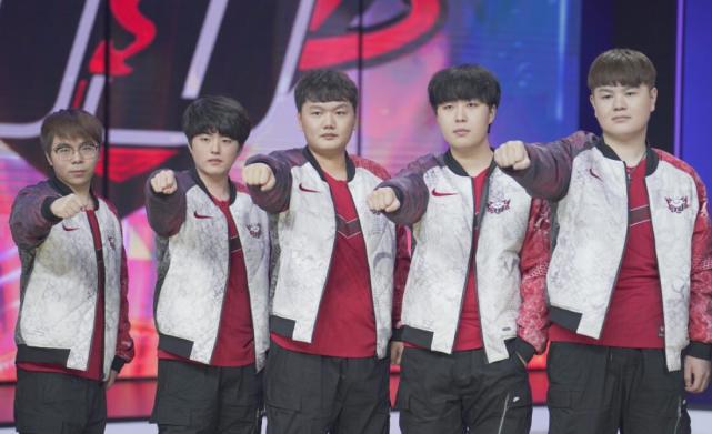 马尼亚前锋 马尼亚前锋