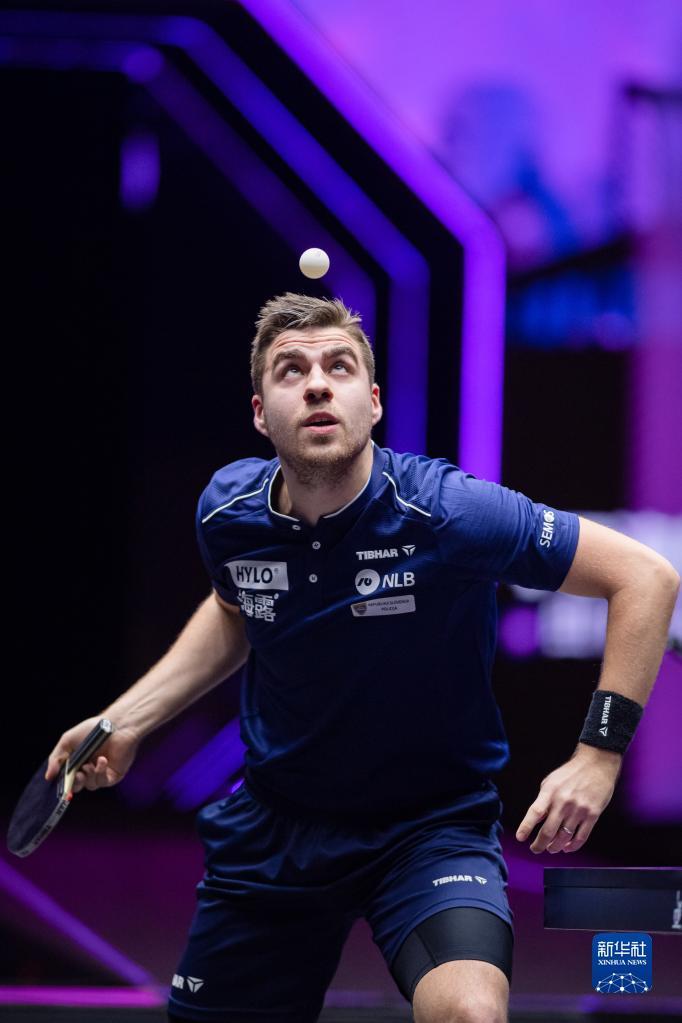 满18岁或 满18岁或